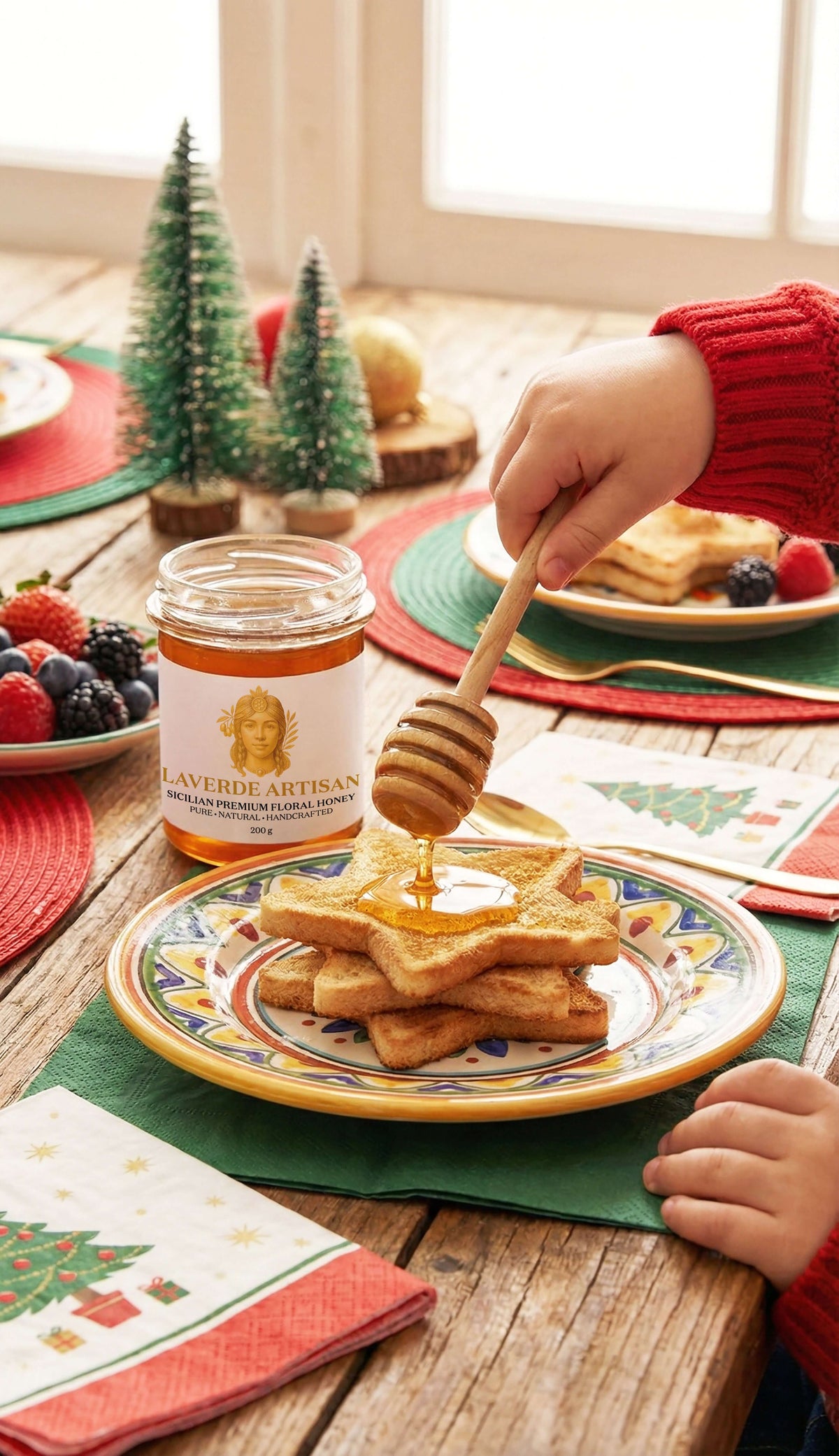 Raw Sicilian Honey 200g spooned over baked brie — LAVERDE Artisan pure unfiltered Sicilian multifloral honey melting over warm cheese with grapes and almonds, gourmet appetiser idea.